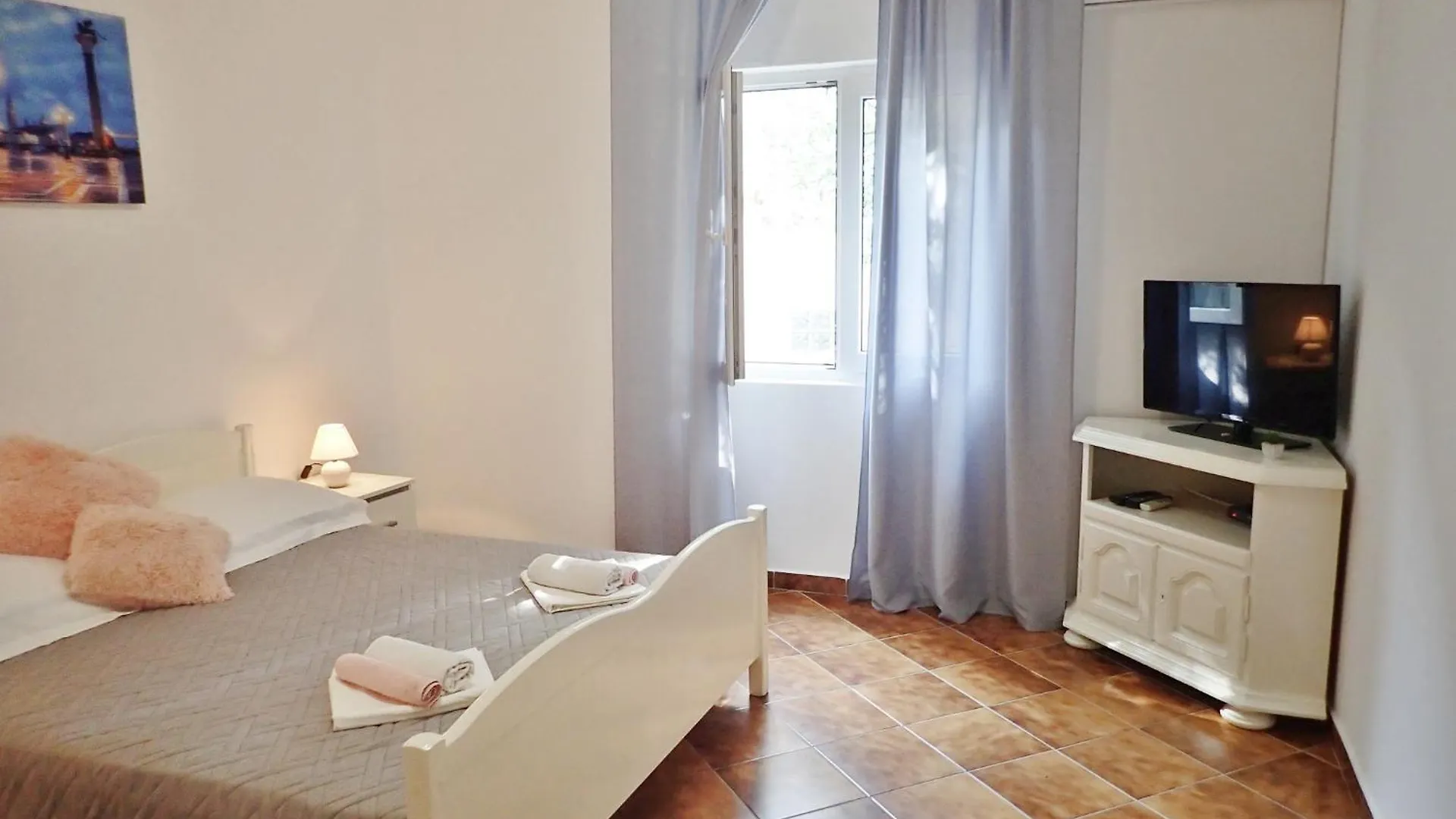 Apartments Lika Seline